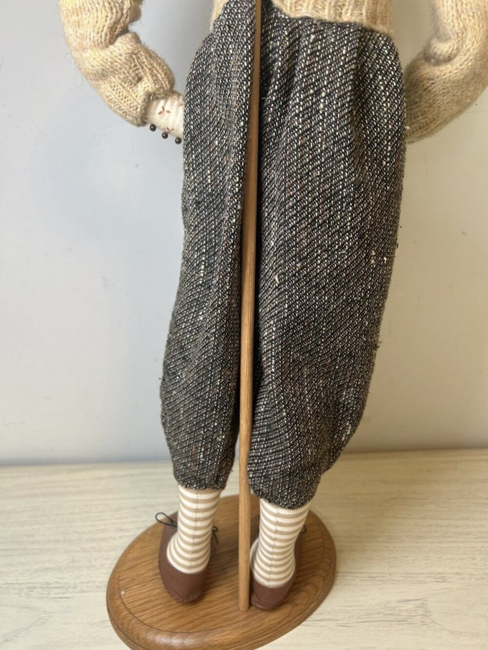 Akira Blount Doll Handmade Needle Sculpted Signed Vintage 24” With Stand - Picture 16 of 16